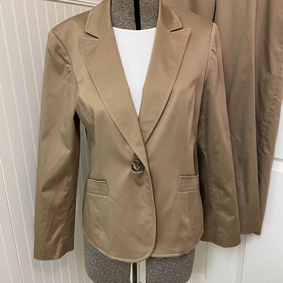 Quintessential Tan Suit with jacket and pants, Kasper Size 12 - Picture 2 of 15